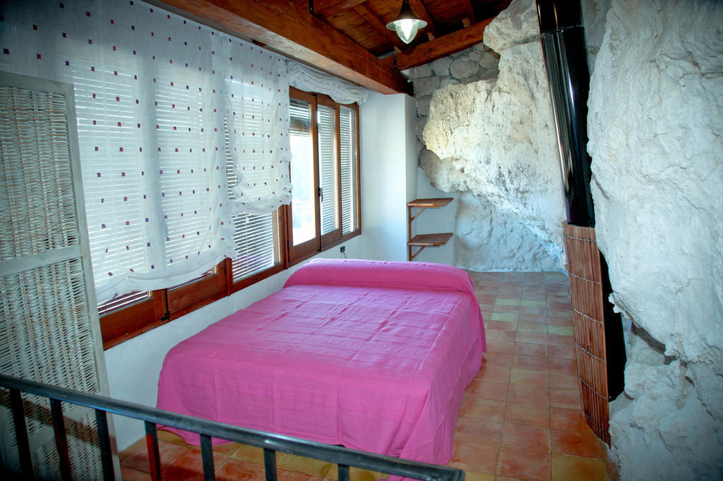 Casa Rural La Bodeguilla Alcala del Jucar Room photo