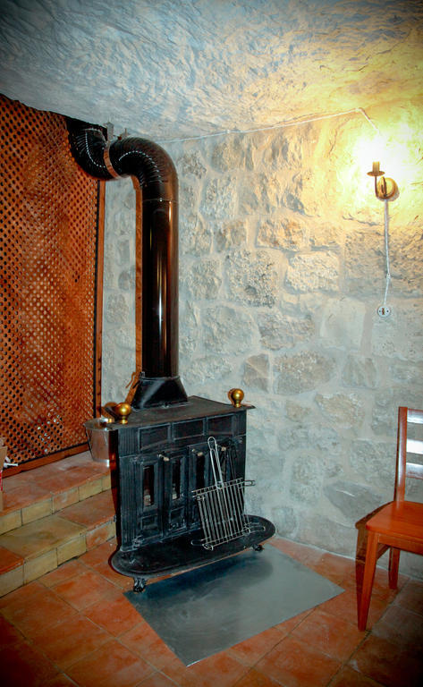 Casa Rural La Bodeguilla Alcala del Jucar Room photo